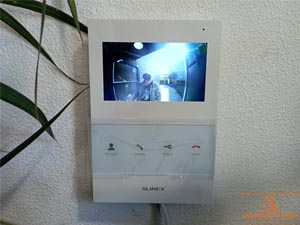 Видеодомофон на офисную дверь