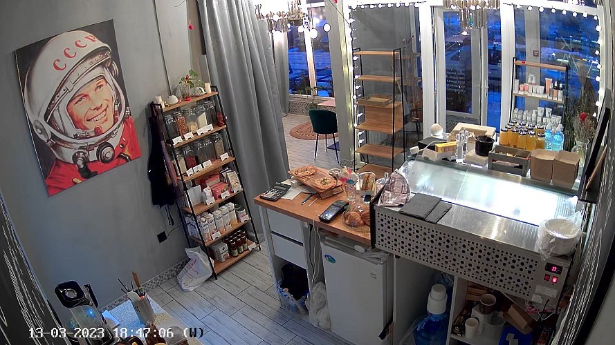 Установка 2 камер и сигнализации в кафе